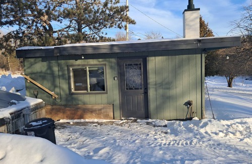 Arnold Cabin | A quiet cabin in the country.