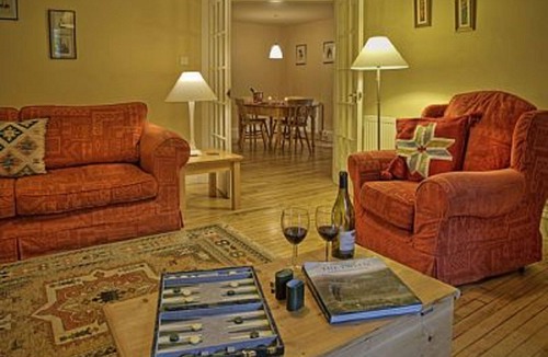 Selkirk Apartment | A romantic country house escape