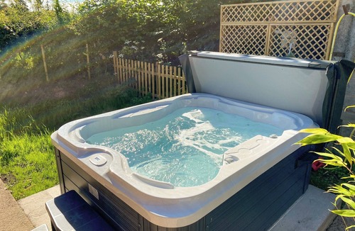 Carlisle Cottage | A spacious country cottage the perfect indulgent getaway for two.