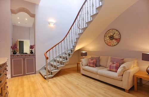 West End Apartment | A spacious open plan apartment, in an unbeatable city-centre location. Sleeps 4.