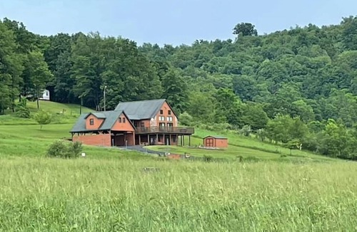 McHenry Ski Chalet | A "Sweet Escape" located near Deep Creek and Wisp Ski Resort.