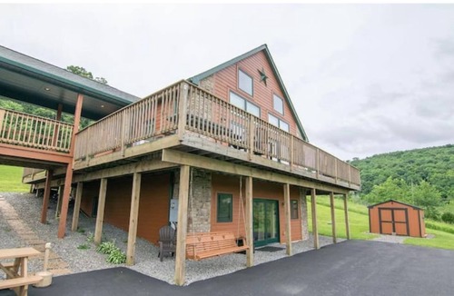 McHenry Ski Chalet | A "Sweet Escape" located near Deep Creek and Wisp Ski Resort.