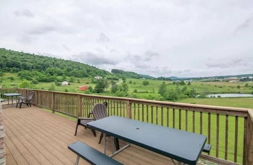 McHenry Ski Chalet | A "Sweet Escape" located near Deep Creek and Wisp Ski Resort.
