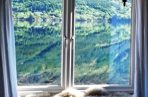 Ratagan Cottage | A tranquil, wildlife haven with stunning loch and mountain views - pet friendly.