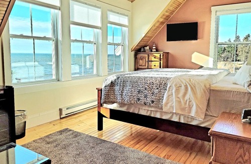 Central Bedeque Bed & Breakfast | A waterfront bed & breakfast that will have you waken to mesmerizing views.