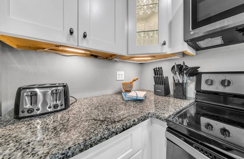 Avalon Beach Estates Condo | A7 | Walk to Pompano Joes + Pool + Beach Cart!