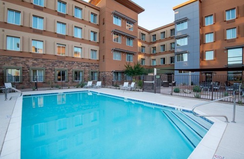 Scottsdale Apartment | Accessible 2BR Suite | Free Breakfast, Pool & Gym