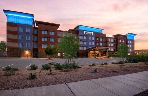 Scottsdale Apartment | Accessible 2BR Suite | Free Breakfast, Pool & Gym
