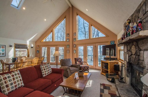 McHenry House | Adlerskron Four-Bedroom Holiday Home