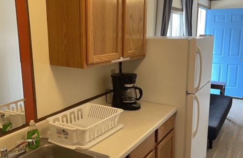 Lonergan Resort | Admiral’s Cove Resort - Family Suite 18