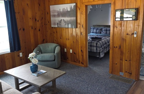Higgins Lake Cabin | Adorable 2-bedroom cabin in Higgins Lake perfect for a getaway