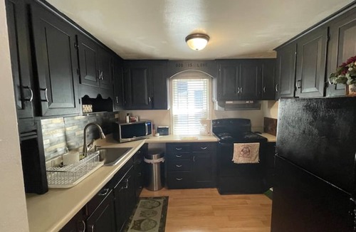 Fond du Lac House | Adorable 2 Bedroom with Indoor Fireplace