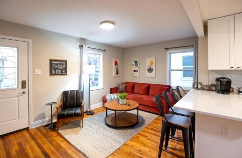 St. Charles House | Adorable 2 King Bed Frenchtown Home