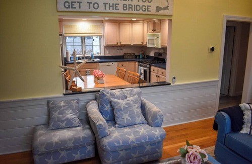 Bass River House | Adorable 3-Bedroom Beach House – Walk to South Middle Beach!