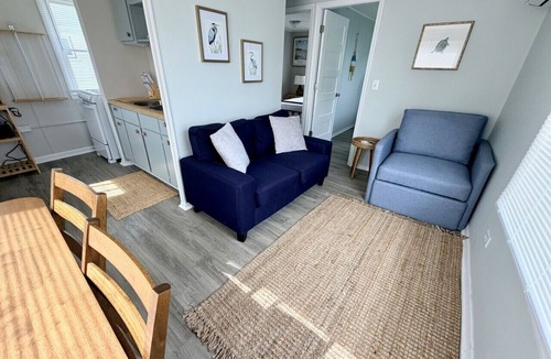 Geneva-on-the-Lake Cottage | Adorable and Cozy GOTL Cottage - Pet Friendly