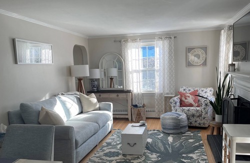 Portland House | Adorable, Bright and By the Bay!
