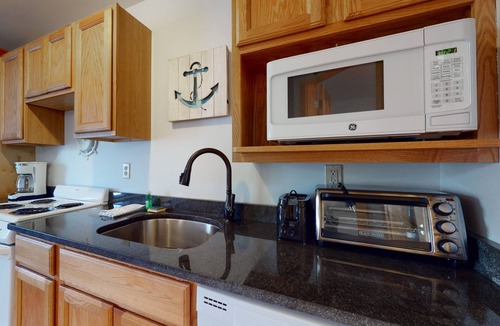 Wells Condo | Adorable Coastal Dream W/ Murphy Bed, Free WiFi, & Ideal Location Near the Beach
