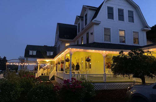Onekama Cottage | Adorable dollhouse cottage