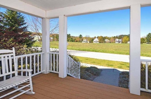Empire House | Adorable farmhouse style home with washer/dryer, central AC, deck - near lake