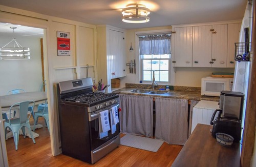 Northwest Harwich House | Adorable home, just .5 miles to Beach, sleeping 6