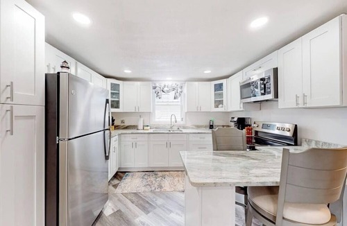 Wells House | Adorable nautical home close to town, W/D, & streaming, dog friendly