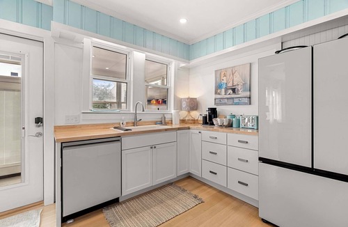Salisbury Beach House | Adorable Renovated Beachfront Retreat w/Private Deck