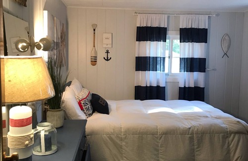 Upper Peninsula Michigan Cottage | Adorable Rustic Cottage Lake Superior