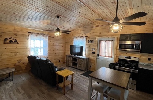 Eddyville Cabin | Afordable cozy cabin