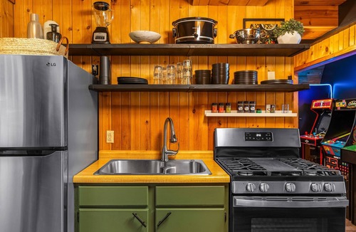 Grand Rapids House | Aframe on Bass Lake~ Hot Tub, Firepit & Sauna