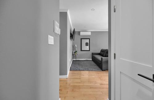 East Boston Apartment | Airport Subway Condo