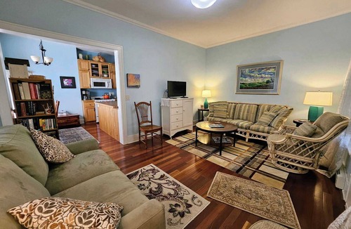 Alden House | Alden Cottage 3 night minimum and pet friendly!