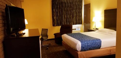 Park River Hotel | Alexander House Motel
