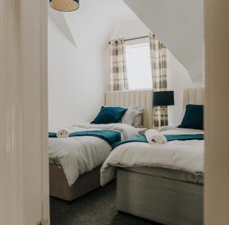 Sunderland House | Alice - spacious 3 bedroom house contractor accommodation