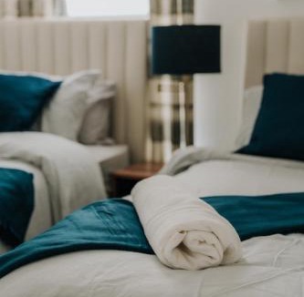 Sunderland House | Alice - spacious 3 bedroom house contractor accommodation