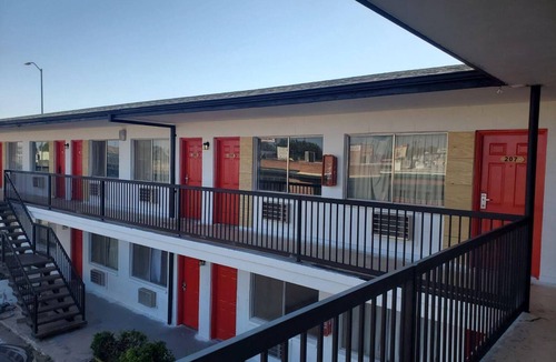 Tucumcari Hotel | Almara Inn