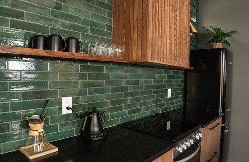 New Plymouth Cabin | Alpine Pass | Hocking Hills, Hot Tub, Wood Stove
