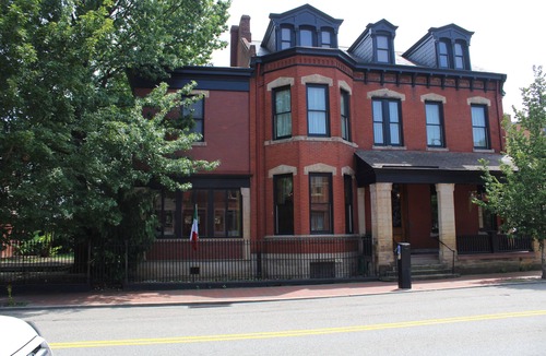 Manchester Hotel | Alps 2 bedroom suite -Villagio Boutique Hotel ★WALK to STADIUM ★FREE PARKING