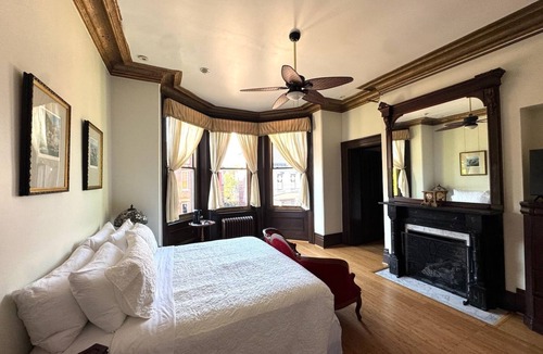 Allegheny-West Hotel | Amafli - Villagio Boutique Hotel ★WALK to STADIUM ★FREE PARKING