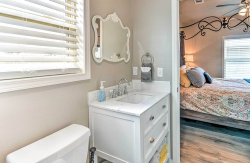 Amarillo House | Amarillo Home: 16 Mi to Amarillo Zoo!