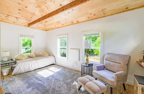 Friendship Apartment | Amazing 2-bdrm apartment in quintessential coastal Friendship, Maine - 1st floor