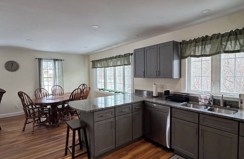 Sheepscot House | Amazing 3-bedroom home, Full Kitchen, in Newcastle perfect for your getaway