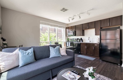 Downtown Columbus Apartment | Amazing Apartment Along the River