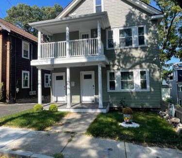 Highland Park House | Amazing Boston Downtown City View Rooms