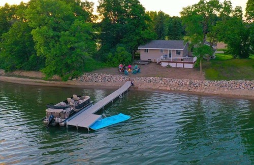 Battle Lake House | Amazing Grace Etta Shores