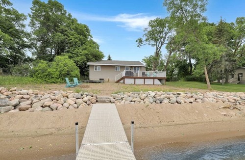 Battle Lake House | Amazing Grace Etta Shores