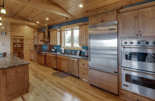 Aitkin House | Amazing Home- Beach, Dock, Water Toys, Firepit