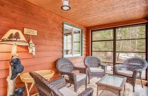 Lac du Flambeau House | Amber Lake Retreat