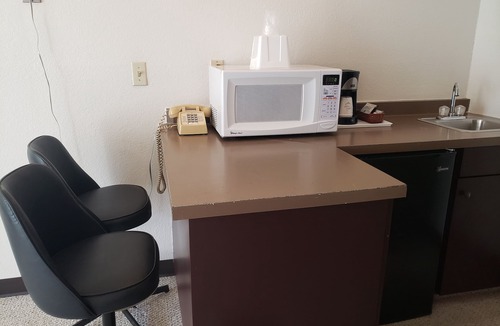 International Falls Hotel | Americas Best Value Inn & Suites International Falls