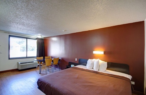 Heath Hotel | Americas Best Value Inn Heath Newark
