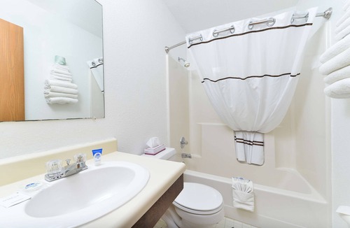 Northeast Entrance Badlands Hotel | Americas Best Value Inn Kadoka